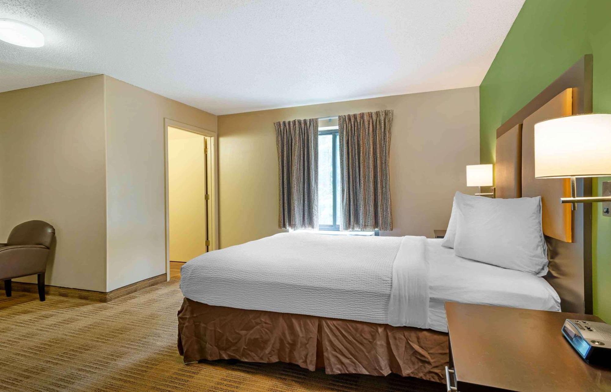 Extended Stay America Suites - Arlington - Six Flags Exteriér fotografie