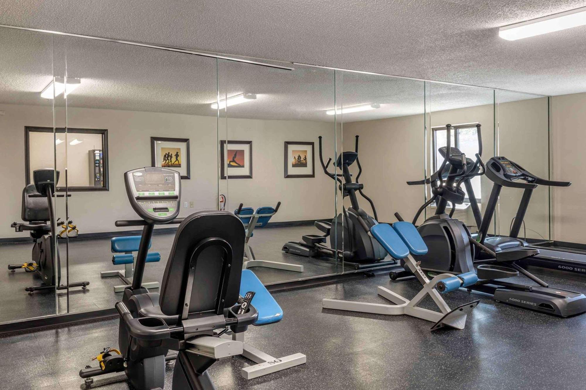 Extended Stay America Suites - Arlington - Six Flags Exteriér fotografie